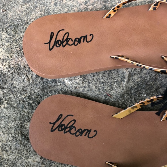 Volcom Women’s Size 10 Cheetah 🐆 Print Sandals 🩴 - Picture 5 of 6